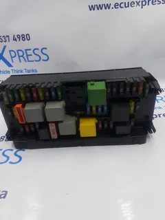 Mercedes-Benz C-Class W204 2011-2014 Front SAM Fuse Box A2129005622 HW A2129015004