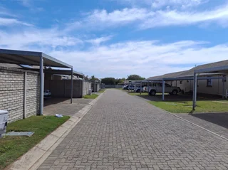 Charming 2-Bedroom Townhouse in a Quiet Complex in Gonubie