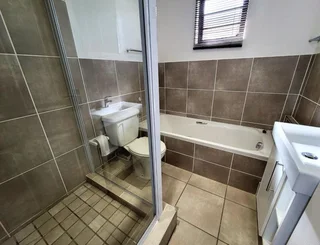 Charming 2-Bedroom Townhouse in a Quiet Complex in Gonubie