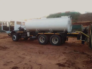 Honey Sucker, Vacuum Truck 12000lt. Pooh patrol