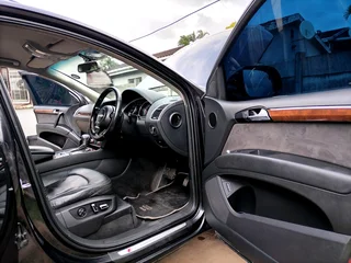 AUDI Q7 3.0 TDI QUATTRO S-LINE 7 SEATER