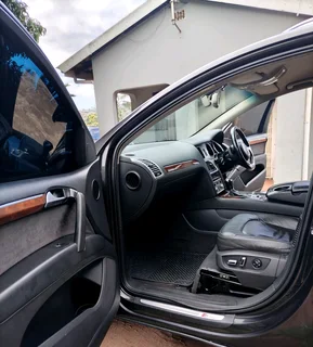 AUDI Q7 3.0 TDI QUATTRO S-LINE 7 SEATER