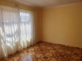Room - Ad posted by Thulani Kekana