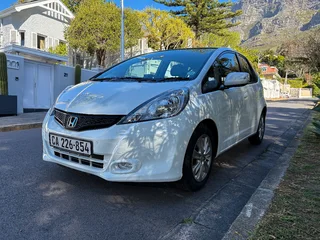 2012 Honda Jazz Hatchback 1.5 Elegance Automatic