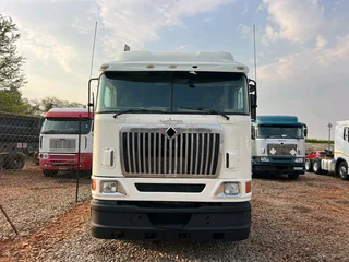 2010 - International 9800i Mid Roof 6x4 Truck on sale - Excellent condition  | 898000km