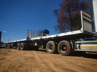 2000 - Hendred 6/12 Superlink Flat Deck Trailer now on sale - Excellent condition