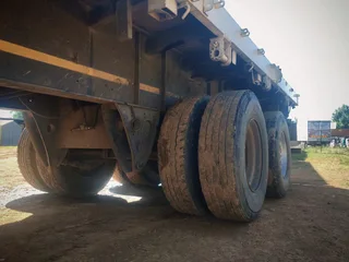 2000 - Hendred 6/12 Superlink Flat Deck Trailer now on sale - Excellent condition