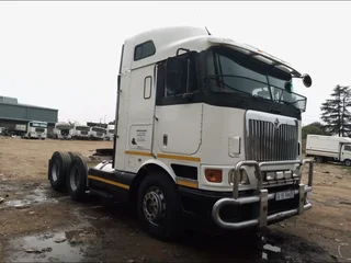 2011 - International 9800i Low Roof Double Axle truck on sale- Excellent condition