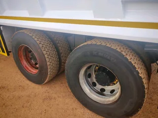 2014 Nissan UD 10 Cube Tipper – Strong, Reliable &amp; Ready for Construction/Mining Work