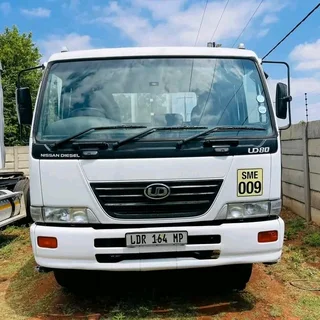 2007 - NISSAN UD 80 8To  Dropside Truck now on sale - Excellent condition