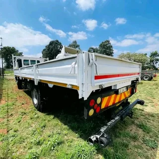 2007 - NISSAN UD 80 8To  Dropside Truck now on sale - Excellent condition