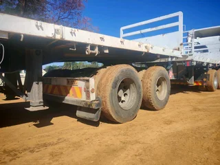 ​ 2000 Henred Flat Deck Superlink Link Trailer (6m / 12m) | R245,000 NO VAT​Price: R245k (NO VAT)