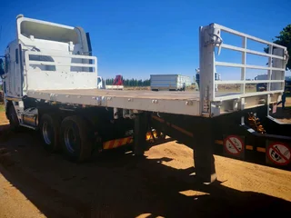 ​ 2000 Henred Flat Deck Superlink Link Trailer (6m / 12m) | R245,000 NO VAT​Price: R245k (NO VAT)