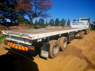 ​ 2000 Henred Flat Deck Superlink Link Trailer (6m / 12m) | R245,000 NO VAT​Price: R245k (NO VAT)