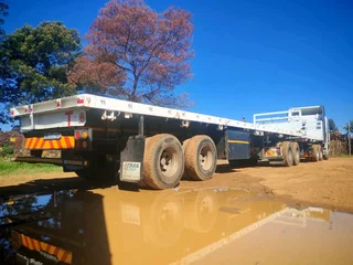 ​ 2000 Henred Flat Deck Superlink Link Trailer (6m / 12m) | R245,000 NO VAT​Price: R245k (NO VAT)