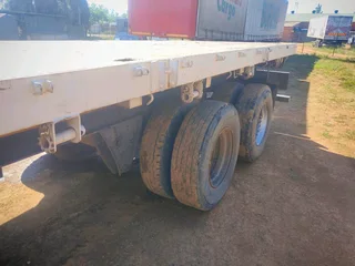 ​ 2000 Henred Flat Deck Superlink Link Trailer (6m / 12m) | R245,000 NO VAT​Price: R245k (NO VAT)