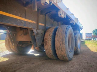 ​ 2000 Henred Flat Deck Superlink Link Trailer (6m / 12m) | R245,000 NO VAT​Price: R245k (NO VAT)