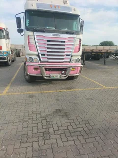 2013 - Freightliner Argosy Isx 500 Double Axle Truck now on sale  - Excellent Condition