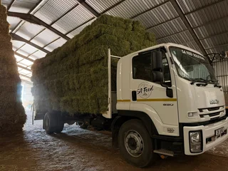 SA Feed Solutions - Suppliers of premium bales of animal feeds.