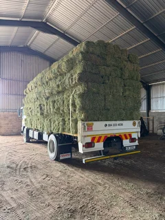 SA Feed Solutions - Suppliers of premium bales of animal feeds.