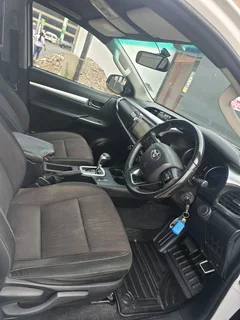 TOYOTA GD6 2.8 AUTO D/CAB  R549,999(NEG)