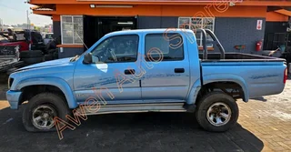 Toyota Hilux 2700i (3RZ) 4x2 Stripping For Spares