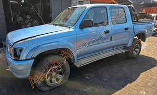 Toyota Hilux 2700i (3RZ) 4x2 Stripping For Spares