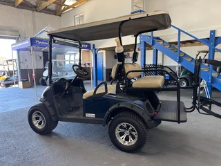 EZGO RXV GOLF CART