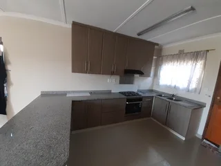 2 Bedroom freestanding house for rent in Grove End, Phoenix