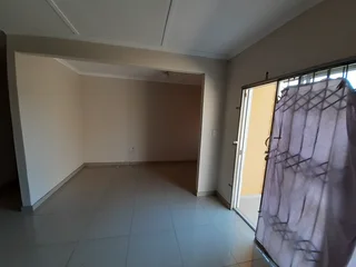 2 Bedroom freestanding house for rent in Grove End, Phoenix