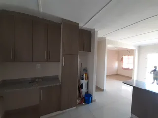 2 Bedroom freestanding house for rent in Grove End, Phoenix