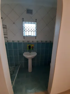 2 Bedroom freestanding house for rent in Grove End, Phoenix