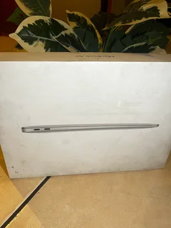 13” MacBook Air Intel i5core silver BOX ONLY 256gb 8g RAM BOX ONLY box is dirty but still intact and