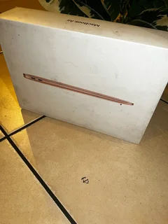13” MacBook Air with M1 chip Rose gold/ Pink BOX ONLY256gb 8g unified ram (BOX ONLY)Box is dirty but