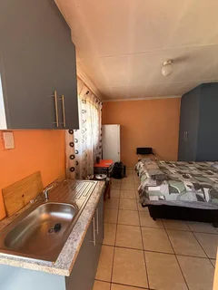 Bachelor available 1 December