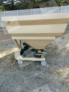 Spreader 1000liter