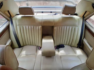 1992 Mercedes-Benz W124 Sedan