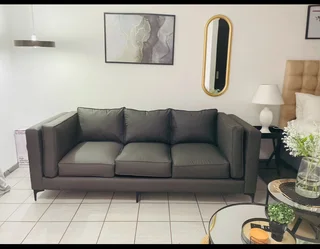 Modern 3-Seater Couch – R4 500 (Airbnb-Quality)