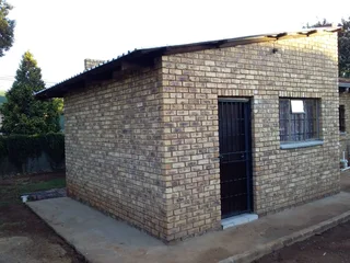 Self contained Large Room to rent in Kempton park
