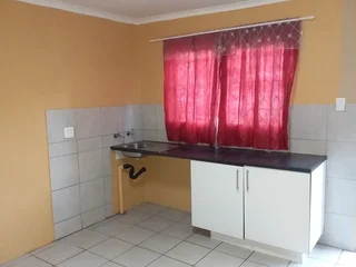 Self contained Large Room to rent in Kempton park