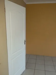 Self contained Large Room to rent in Kempton park