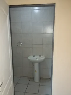 Self contained Large Room to rent in Kempton park
