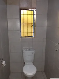 Self contained Large Room to rent in Kempton park