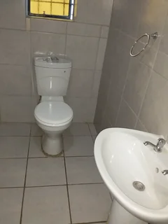 Self contained Large Room to rent in Kempton park