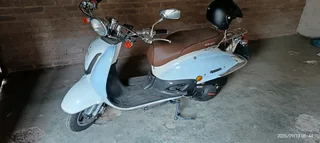 BIG BOY SCOOTER 150 CC REVIVAL LOW MILEAGE