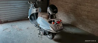 BIG BOY SCOOTER 150 CC REVIVAL LOW MILEAGE