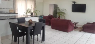 Flat - Ad posted by Sanet Morrow