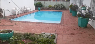 Flat - Ad posted by Sanet Morrow