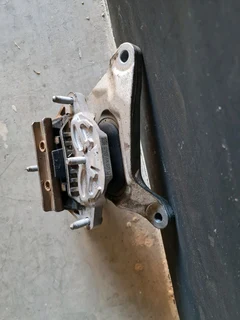 Audi A5 B9 gearbox mounting