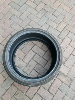 275/30/20 tyres for sale R1200 for both